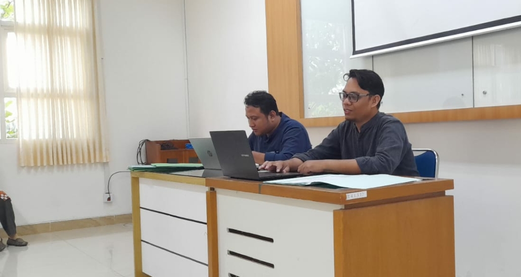 Dr. Arif Rahman, M.Pd.I, Wakil Dekan I FAI UAD memberikan arahan kepada lulusan FAI pada yudisium periode februari 2024