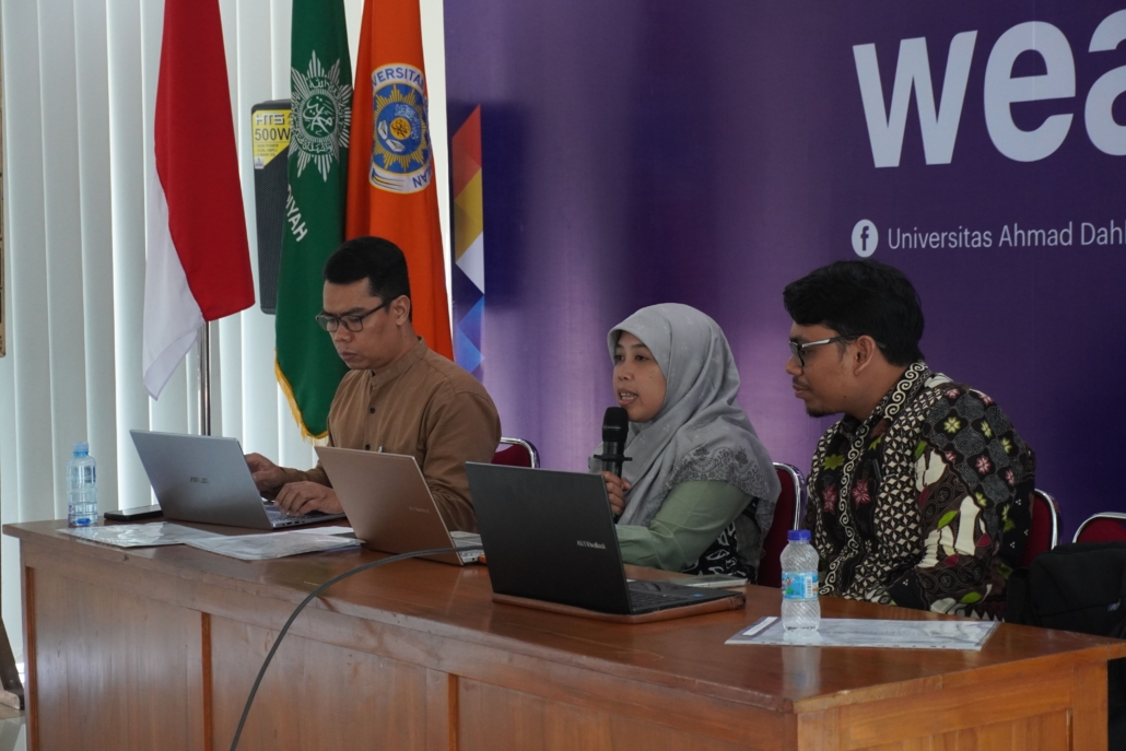 Jajaran Dekanat memimpin acara Academic Day