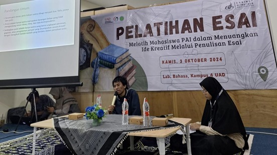 Pemateri Pelatihan Esai, A.R Bahry Al-Farizi