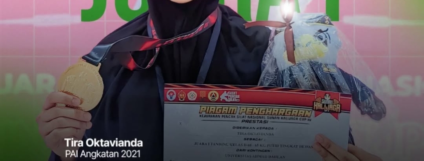 Tira Oktavianda, mahasiswa angkatan 2021, Juara I Nasional Tanding D Putri Dewasa serta dinobatkan sebagai Pesilat Terbaik Putri Dewasa pada Kejuaraan Pencak Silat Sunan Kalijaga Cup IV.