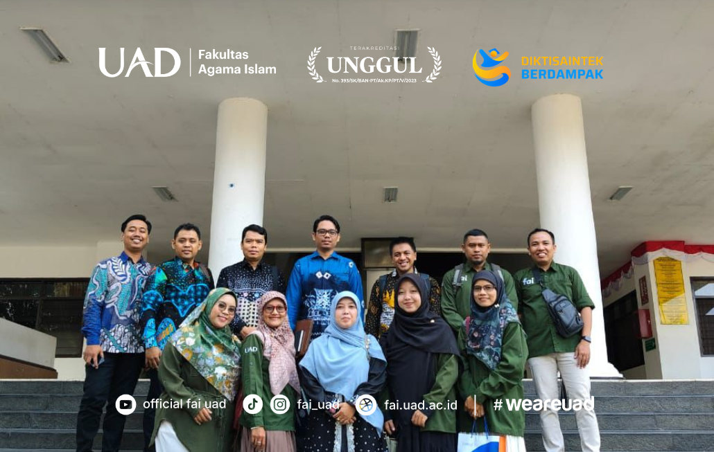 Rombongan FAI UAD yang terdiri dari unsur dekanat, kepala kantor, kepala laboratorium, staf administrasi, dan laboran