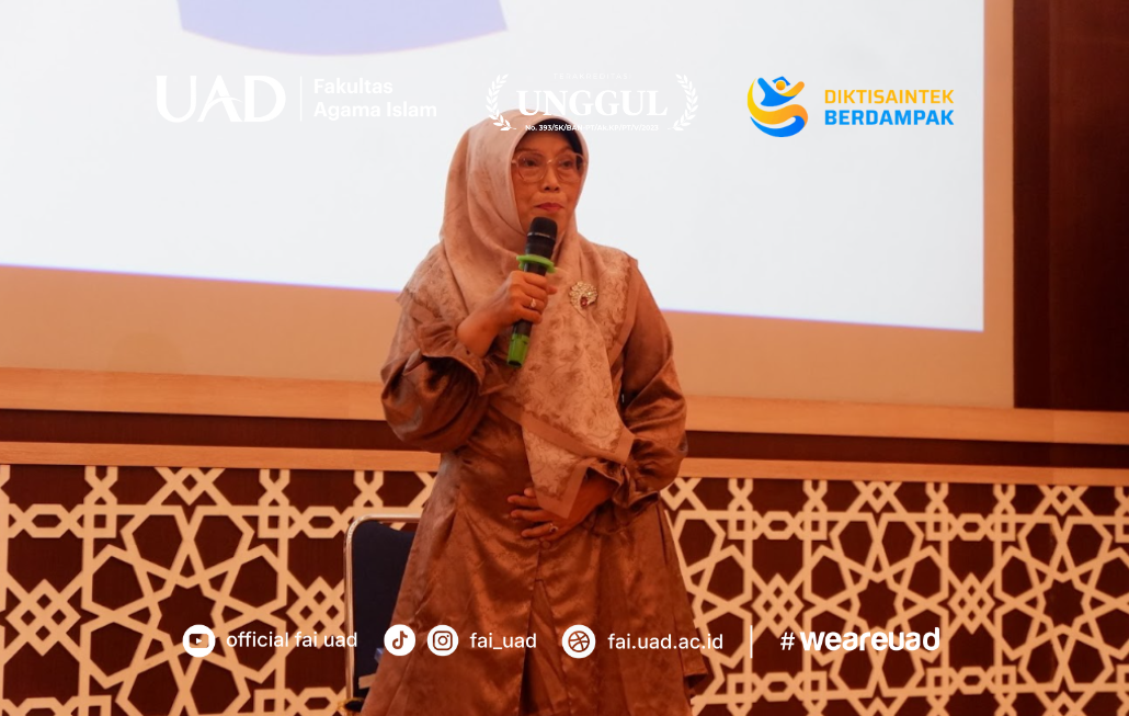 Ibu Noor Liesnani Pamella selaku Pemateri