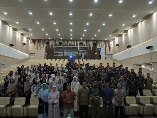 Pelepasan Wisudawan FAI UAD Periode III TA 2025/2026: Bekal Akhlak dan Kompetensi untuk Menghadapi Tantangan Global