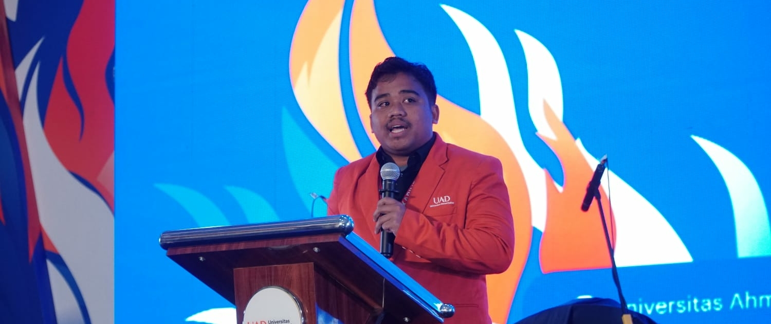 Sambutan oleh Presiden Mahasiswa Universitas Ahmad Dahlan