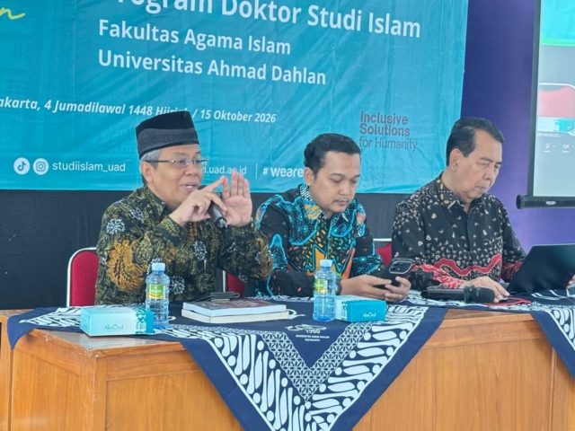 Ikhwan Ahada Ajak Mahasiswa Doktor UAD Membaca Islam dalam Persoalan Kontemporer